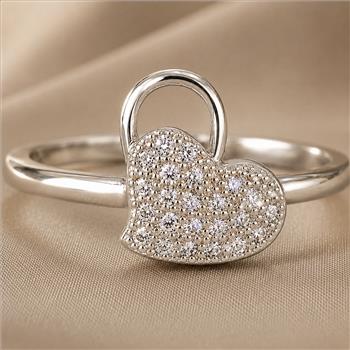No Reserve 925 Sterling Silver 0.94 Ct Cubic Zirconia Ring 6.5 US Ring Size