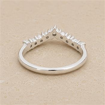 No Reserve 925 Sterling Silver 0.94 Ct Cubic Zirconia Ring 7 US Ring Size