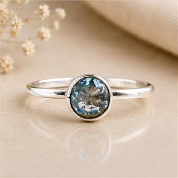 No Reserve 925 Sterling Silver 0.97 Ct Round Blue Topaz Ring 7 US Ring Size
