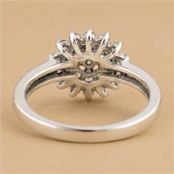 No Reserve 925 Sterling Silver 1.06 Ct Round Cubic Zirconia Ring 7 US Ring Size
