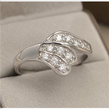 No Reserve 925 Sterling Silver 1.21 Ct Cubic Zirconia Ring 6 US Ring Size