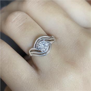 No Reserve 925 Sterling Silver 1.43 Ct Cubic Zirconia Ring 7 US Ring Size