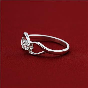 No Reserve 925 Sterling Silver 1.72 Ct Cubic Zirconia Ring 8 US Ring Size