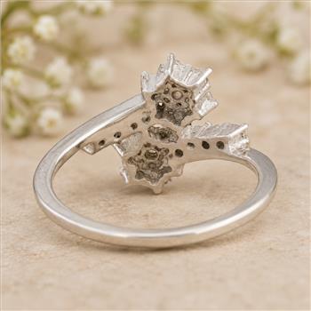 No Reserve 925 Sterling Silver 1.75 Ct Cubic Zirconia Ring 7 US Ring Size