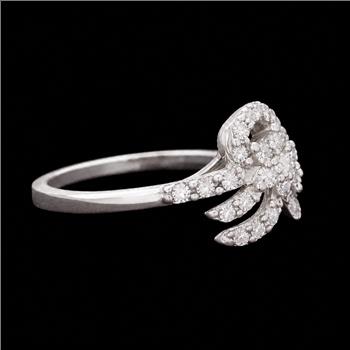 No Reserve 925 Sterling Silver 1.89 Ct Cubic Zirconia Ring 6.5 US Ring Size