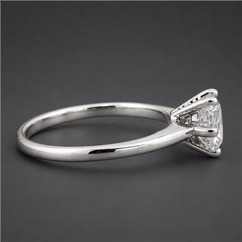 No Reserve 925 Sterling Silver 2.09 Ct Cubic Zirconia Ring 7 US Ring Size