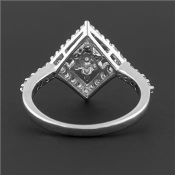 No Reserve 925 Sterling Silver 2.41 Ct Cubic Zirconia Ring 6  US Ring Size