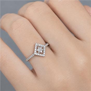 No Reserve 925 Sterling Silver 2.41 Ct Cubic Zirconia Ring 6 US Ring Size