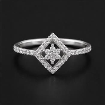 No Reserve 925 Sterling Silver 2.41 Ct Cubic Zirconia Ring 6 US Ring Size