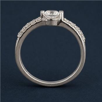 No Reserve 925 Sterling Silver 2.63 Ct Cubic Zirconia Ring 7 US Ring Size