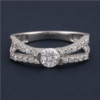 No Reserve 925 Sterling Silver 2.63 Ct Cubic Zirconia Ring 7 US Ring Size