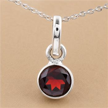 No Reserve 925 Sterling Silver 2.95 Ct Round Garnet Pendant