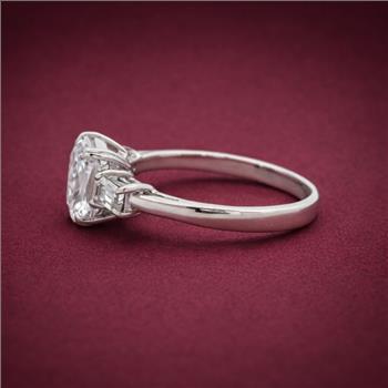 NO RESERVE 925 Sterling Silver 4.17 Ct Cubic Zirconia Ring 8 US Ring Size