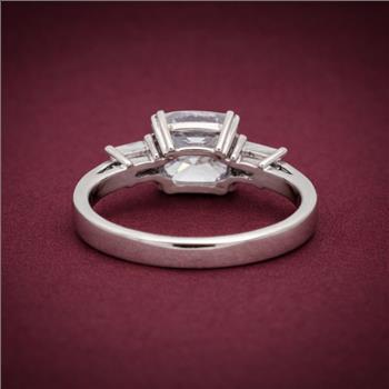 NO RESERVE 925 Sterling Silver 4.17 Ct Cubic Zirconia Ring 8 US Ring Size