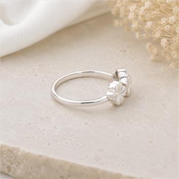 No Reserve 925 Sterling Silver Solid Ring 7.5 US Ring Size