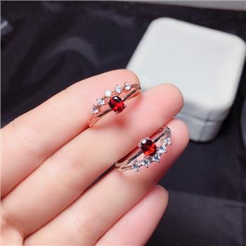 NO RESERVE Garnet 925 Sterling Silver Ring