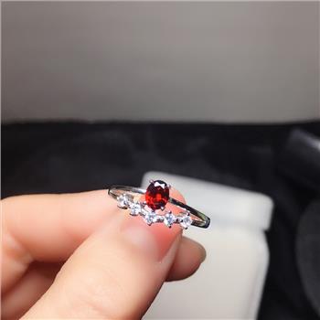 NO RESERVE Garnet 925 Sterling Silver Ring