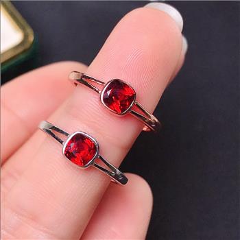 NO RESERVE Garnet 925 Sterling Silver Ring