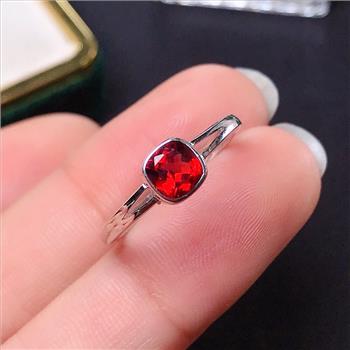 NO RESERVE Garnet 925 Sterling Silver Ring