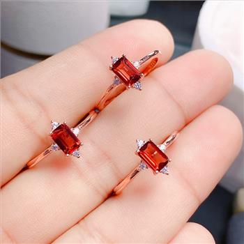 NO RESERVE Garnet 925 Sterling Silver Ring