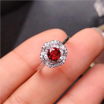 NO RESERVE Garnet 925 Sterling Silver Ring