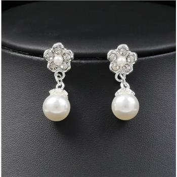 NO RESERVE Imitation Pearl Gold Plated Brass Necklace
