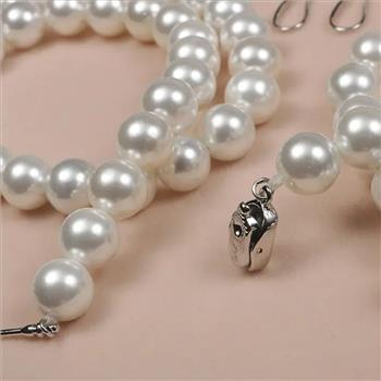 NO RESERVE Imitation Pearl Gold Plated Brass Necklace