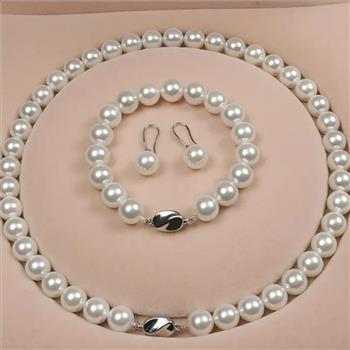 NO RESERVE Imitation Pearl Gold Plated Brass Necklace
