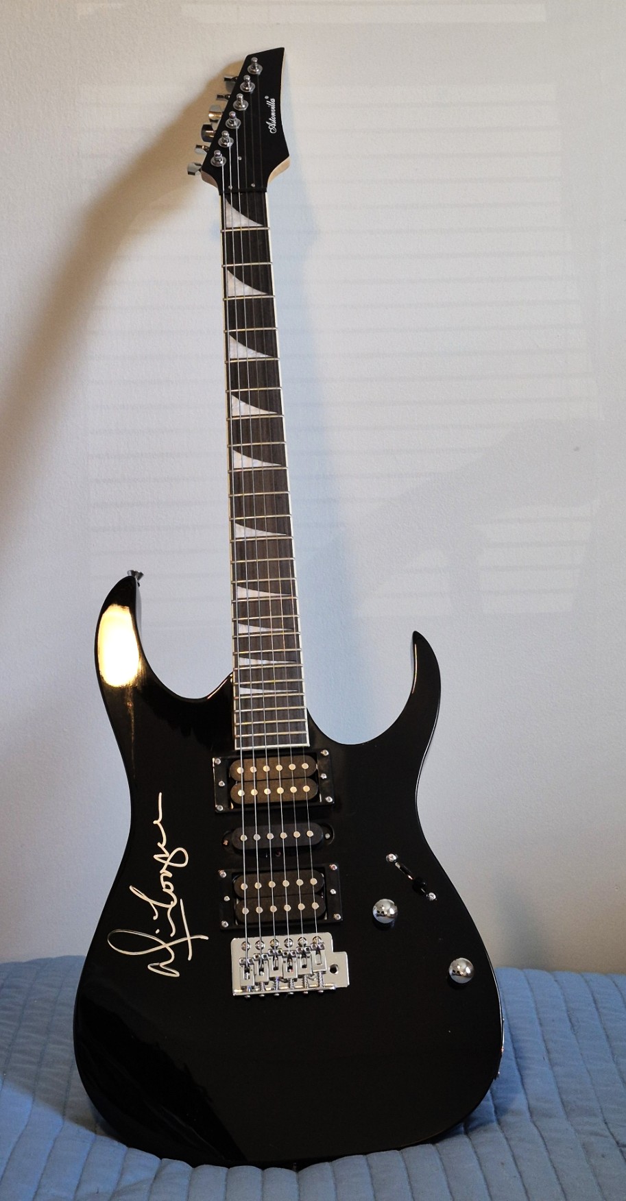 Alice Cooper Signed Full Size Electric Guitar Beckett Certified