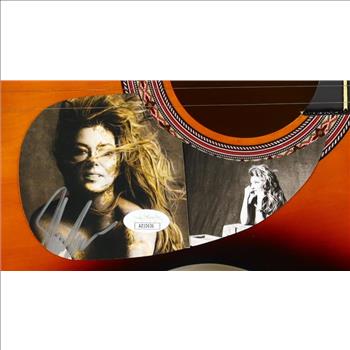 Shania Twain Autographed 38