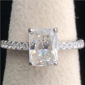 Moissanite VVS 2 Carat Radiant Cut Engagement Ring 925 GRA Womens
